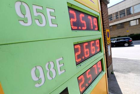 Suomessa inflaatiota kiihdytti esimerkiksi bensiinin hinnan kallistuminen.
