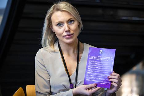 Yöllisiä viestejä, likaisia vitsejä, raiskauksiakin – suomalainen Anni  Hirvelä johtaa europarlamentin #metoo-kampanjaa - Ulkomaat 