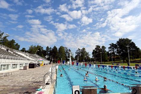 Helsingin uimastadion on yksi paikoista, joiden suihkutiloissa on kuvattu salaa.