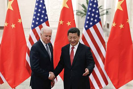 Kiinan presidentti Xi Jinping tapasi Yhdysvaltain varapresidentin Joe Bidenin Pekingissä joulukuussa 2013.