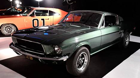 Steve McQueenin tähdittämän Bullitt-elokuvan Ford Mustang myytiin 3,4 miljoonalla dollarilla