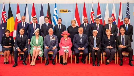 Eri maiden johtajia osallistui Britannian Portsmouthissa järjestettyyn Normandian maihinnousun vuosijuhlaan keskiviikkona.