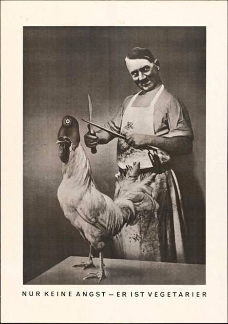 ”Ei pelkoa – hän on kasvissyöjä”. Saksalaisen taiteilijan John Heartfieldin (alunperin Helmut Herzfeld) fotomontaasi julkaistiin vasemmistolaisessa Arbeiter Illustrierte Zeitung -lehdessä 1936.