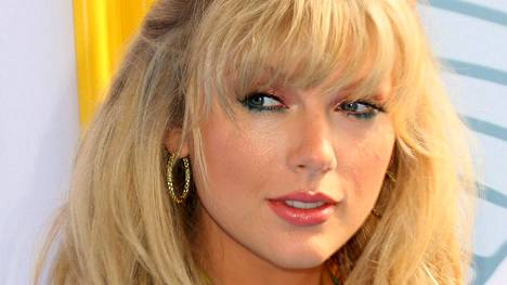 Poptähti Taylor Swift kertoo brittilehdessä ”apokalyptisesta” vuodestaan: Taistelu Kim Kardashiania vastaan johti lopulta henkiseen romahdukseen