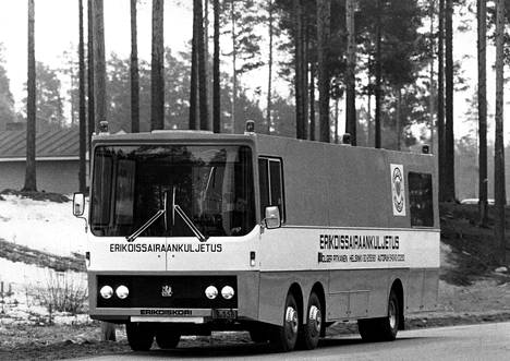 Holger ja suuri unelma: maailman kenties upein sairasauto, pyörien päälle rakennettu sairaalan teho-osasto iisalmelaismaastossa.