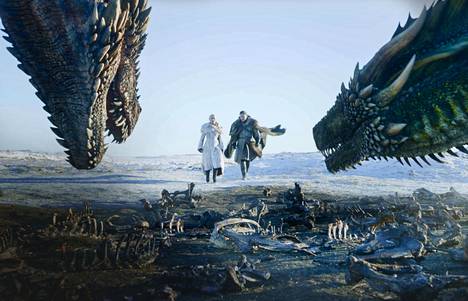 Emilia Clarke ja Kit Harington esittävät Game of Thronesin pääparia. Clarke on Daenerys Targaryen, joka tunnetaan myös lohikäärmeiden äitinä. Harington on sankari Jon Nietos.