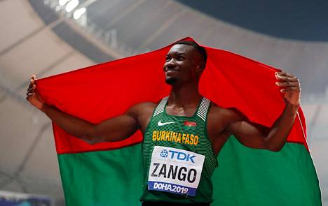 Burkina Fason Hugues Fabrice Zango tuuletti MM-pronssia Dohassa syyskuussa 2019. Lauantaina Zango hyppäsi kolmiloikan sisäratojen maailmanennätykseksi lukemat 18,07.