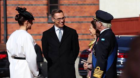 Tasavallan presidentti Alexander Stubb ja tämän puoliso Suzanne Innes-Stubb tekevät valtiovierailun Ruotsiin. Presidenttipari tapasi kuningas Kaarle XVI Kustaan ja kuningatar Silvian tiistaiaamuna. 