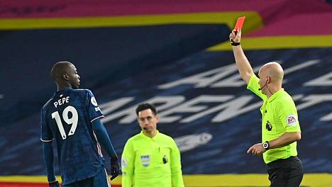 Jalkapallo | Arsenalin Pepe hölmöili ja katseli punaista Leeds-tasapelissä – Everton-kärjen salamamaali siivitti voittoon