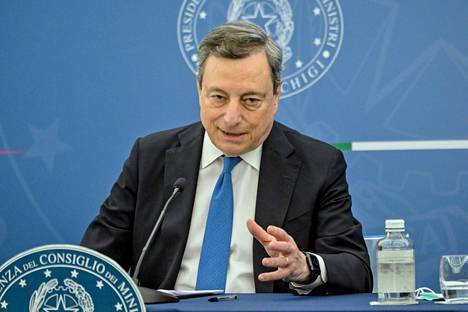 Italian pääministeri Mario Draghi maanantaina Italian hallituksen tiedotustilaisuudessa.