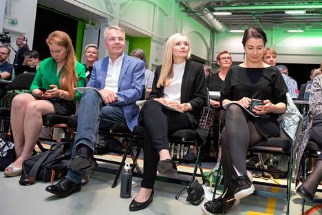 Iiris Suomela (vas.), Pekka Haavisto, Maria Ohisalo ja Emma Kari vihreiden puoluekokouksessa Porissa kesäkuussa 2019. Ohisalo valittiin kyseisessä kokouksessa puolueen puheenjohtajaksi.