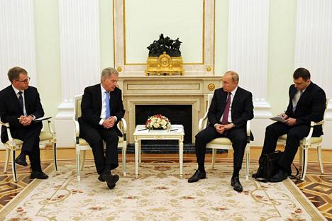 Presidentti Sauli Niinistö on pitänyt yhteyttä presidentti Vladimir Putiniin puhelimitse. Edellinen kahdenkeskeinen tapaaminen oli Moskovassa 29. lokakuuta 2021. 