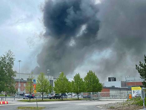 In Hyvinkää, dark clouds of smoke were visible on Thursday.