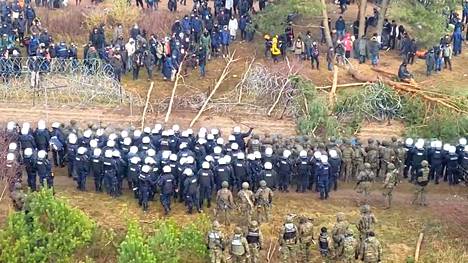 The image captured from the video of the Polish Ministry of Defense showed the situation on the border between Poland and Belarus in 2021.