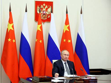 Presidentit Vladimir Putin ja  Xi Jinping neuvottelivat keskiviikkona videoyhteyden välityksellä.