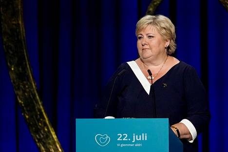 Norjan pääministeri Erna Solberg piti puheen Oslon ja Utøyan hyökkäysten muistotilaisuudessa 22. heinäkuuta 2021.
