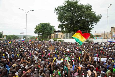Vallankaappausta kannattavat mielenosoittajat kokoontuivat Malin pääkaupungissa Bamakossa 21. elokuuta.