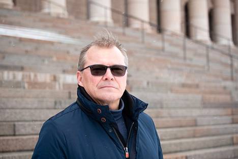 Eduskunnan entinen turvallisuusjohtaja Jukka Savola kuvattiin maaliskuussa 2021.