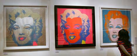 Andy Warholin Marilyn-teos esillä Singaporessa.

