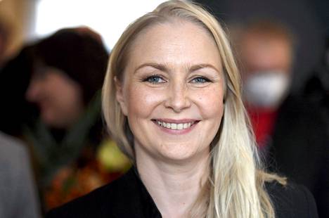 Elokuvaohjaaja Zaida Bergroth valitsee tänä vuonna kaunokirjallisuuden Finlandia-voittajan.