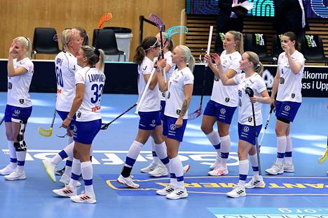 Suomi juhli MM-puolivälierässä maalintekoa 14 kertaa.