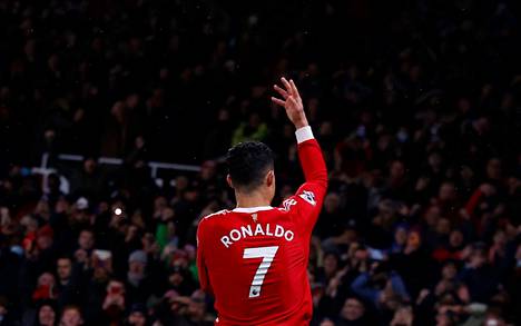 Cristiano Ronaldo sai Manchester Unitedissa tutun pelinumeronsa, kun Edinson Cavani luopui siitä.