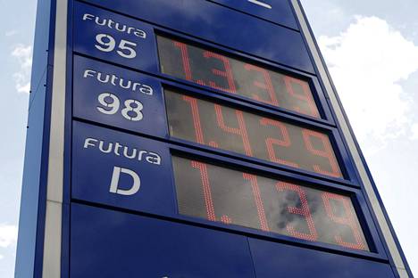 Polttoaineiden hintoja Vantaalla 31. heinäkuuta 2020.
