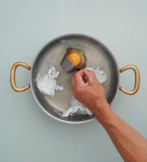 Tip the eggs into the water quickly, and they will be ready at the same time.