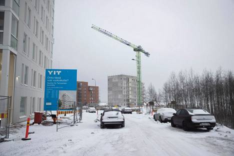 Kerrostalorakentamista Tampereen Niemenrannassa joulukuussa 2022.