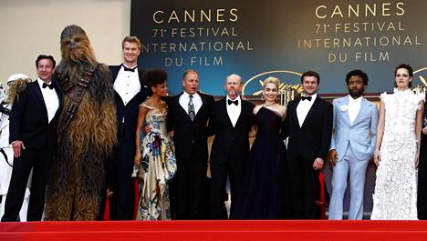 Star Wars -tähdet HS-haastattelussa: Han Solon esittäjä Alden Ehrenreich  ylistää Joonas ”Chewbacca” Suotamoa, Donald Gloveria taas eivät aikuisten  fanien mielipiteet kiinnosta - Kulttuuri 