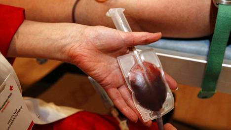 Suomessa tarvittaisiin nyt afrikkalaistaustaisia verenluovuttajia – monilla on harvinainen veriryhmä, eikä valtaväestön veri sovellu siihen
