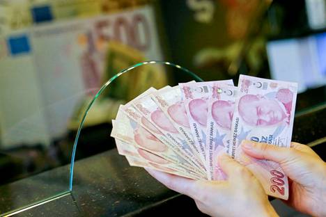 Turkin liiralla saa yhä vähemmän ja vähemmän euroja tai dollareita.
