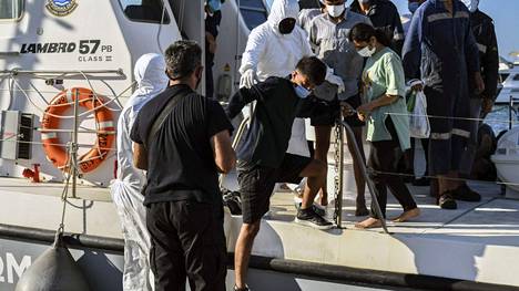 Siirtolaisuus | 45 siirtolaista kuljettanut alus upposi Kreetan edustalla: kahdeksan ihmistä kateissa