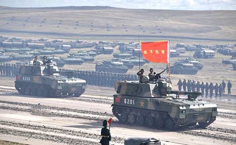 Kiinan armeijan joukkoja Telemban harjoitusalueella Itä-Siperiassa vuoden 2018 Vostok-sotaharjoituksen päätöstilaisuudessa.