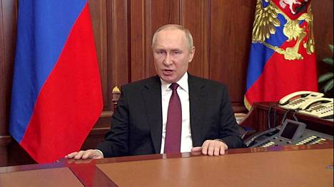 Presidentti Vladimir Putinin torstaiaamuinen sodanjulistuspuhe hallitsi monen venäläismedian etusivuja vielä perjantaina. 