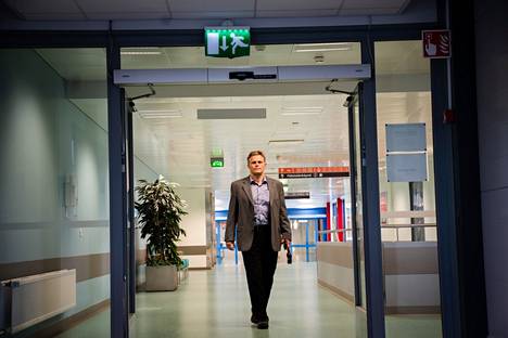 Sairaaloissa varaudutaan koronaviruksen lisäksi influenssakauteen ja rs-virusepidemiaan. ”On hankalaa, jos nämä kaikki kolme huippua tulevat yhtä aikaa”, sanoo johtajaylilääkäri Tuomo Nieminen Päijät-Hämeen keskussairaalasta.