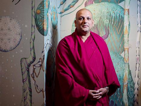 Tenzin Priyadarshi on buddhalaismunkki ja MIT:n etiikkakeskuksen päällikkö.