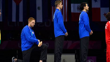 Olympialaiset | Yhdysvaltain olympiakarsinnoissa urheilijat saavat polvistua tai nostaa nyrkin kansallislaulun aikana