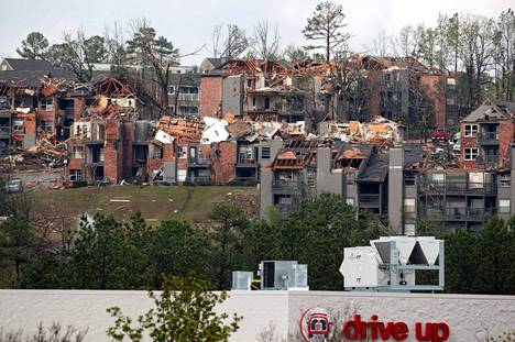 Tornado oli tuhonnut kokonaisia asutuskeskuksia Little Rockissa.