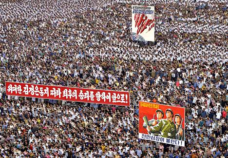 Kymmenettuhannet pohjoiskorealaiset osallistuivat kesäkuussa Pjongjangissa  massatapahtumaan, jossa vastustettiin Yhdysvaltojen politiikkaa.
