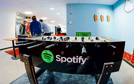 Spotify vähentää henkilöstöään sadoilla ihmisillä. Kuva Spotifyn pääkonttorilta Tukholmasta vuonna 2015.