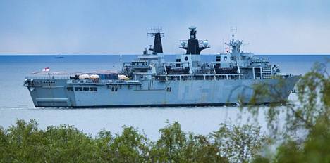 Britannian merivoimien alus lähti ennen yhtätoista perjantaiaamupäivänä jatkamaan matkaa Munkkisaaresta.
