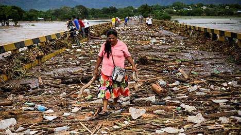 Luonnonkatastrofit | Tulvia ja mutavyöryjä aiheuttanut Eta-myrsky vaatinut ainakin sata kuolonuhria Guatemalassa