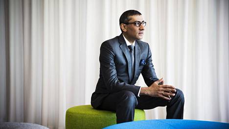 Nokian toimitusjohtaja Rajeev Suri välttää työntekoa pitkillä lentomatkoilla.