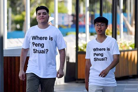 Peng Shuaita tukevia paitoja saa taas käyttää Australian avointen katsomossa.