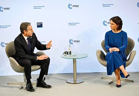 Yhdysvaltain ja Saksan ulkoministerit Antony Blinken ja Annalena Baerbock Münchenissä perjantaina.