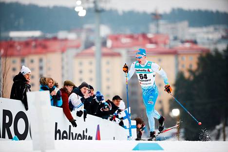 Iivo Niskanen hiihti Lahden 2017 MM-kisoissa kultaa 15 kilometrin kisassa. 