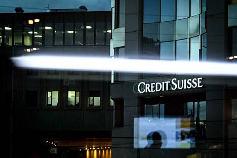 Credit Suissen osake laski maanantaina kaikkien aikojen pohjiin.