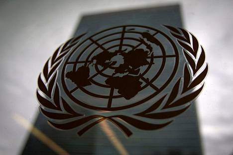 YK:n maapallotunnus kuvattuna järjestön päämajassa New Yorkissa.