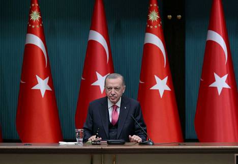 Turkin presidentti Recep Tayyip Erdoğan ilmoitti perjantaina virallisesti, että maan parlamentti- ja presidentinvaalit pidetään 14. toukokuuta.